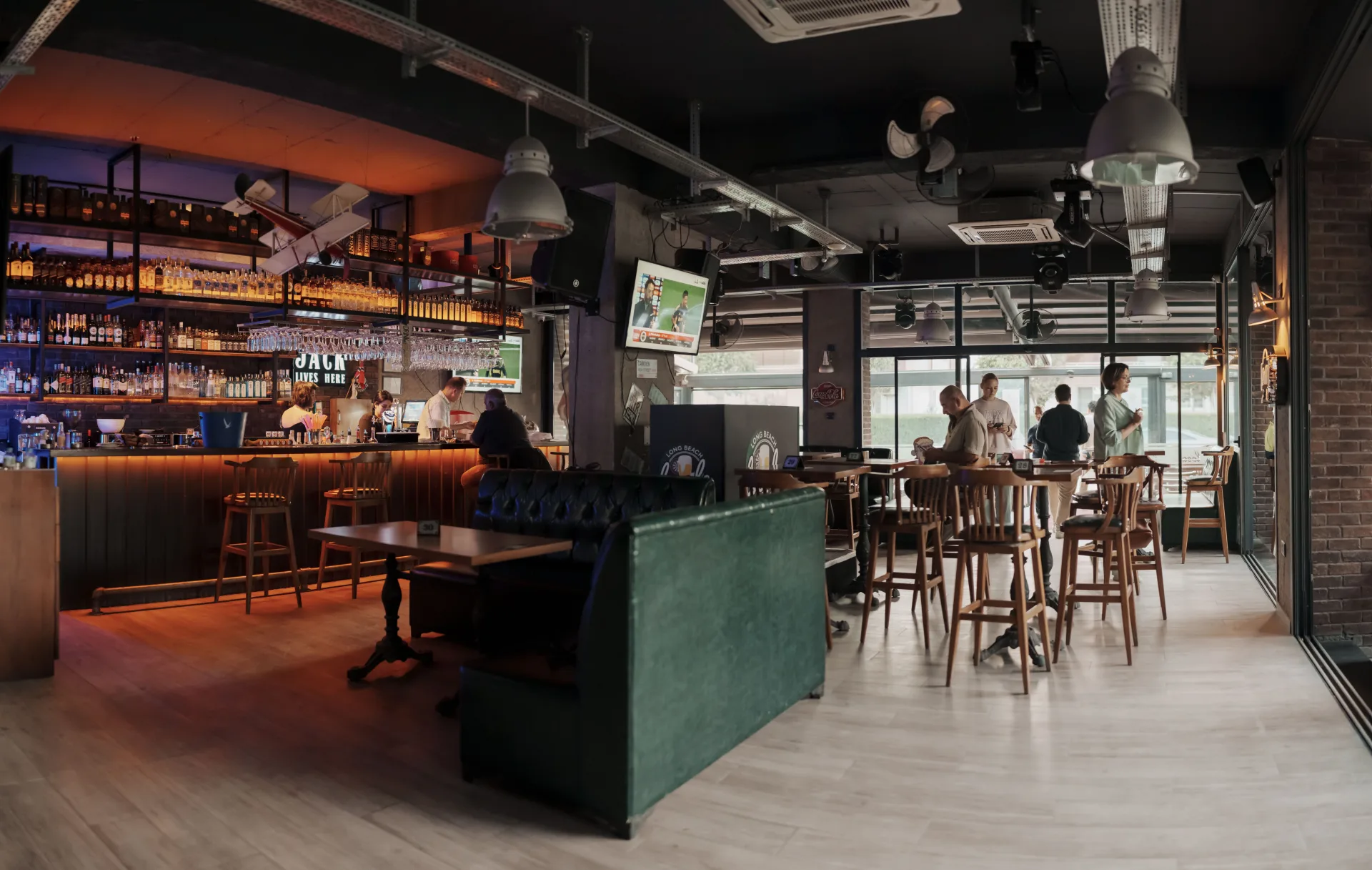 Locale Sports Bar – Genel