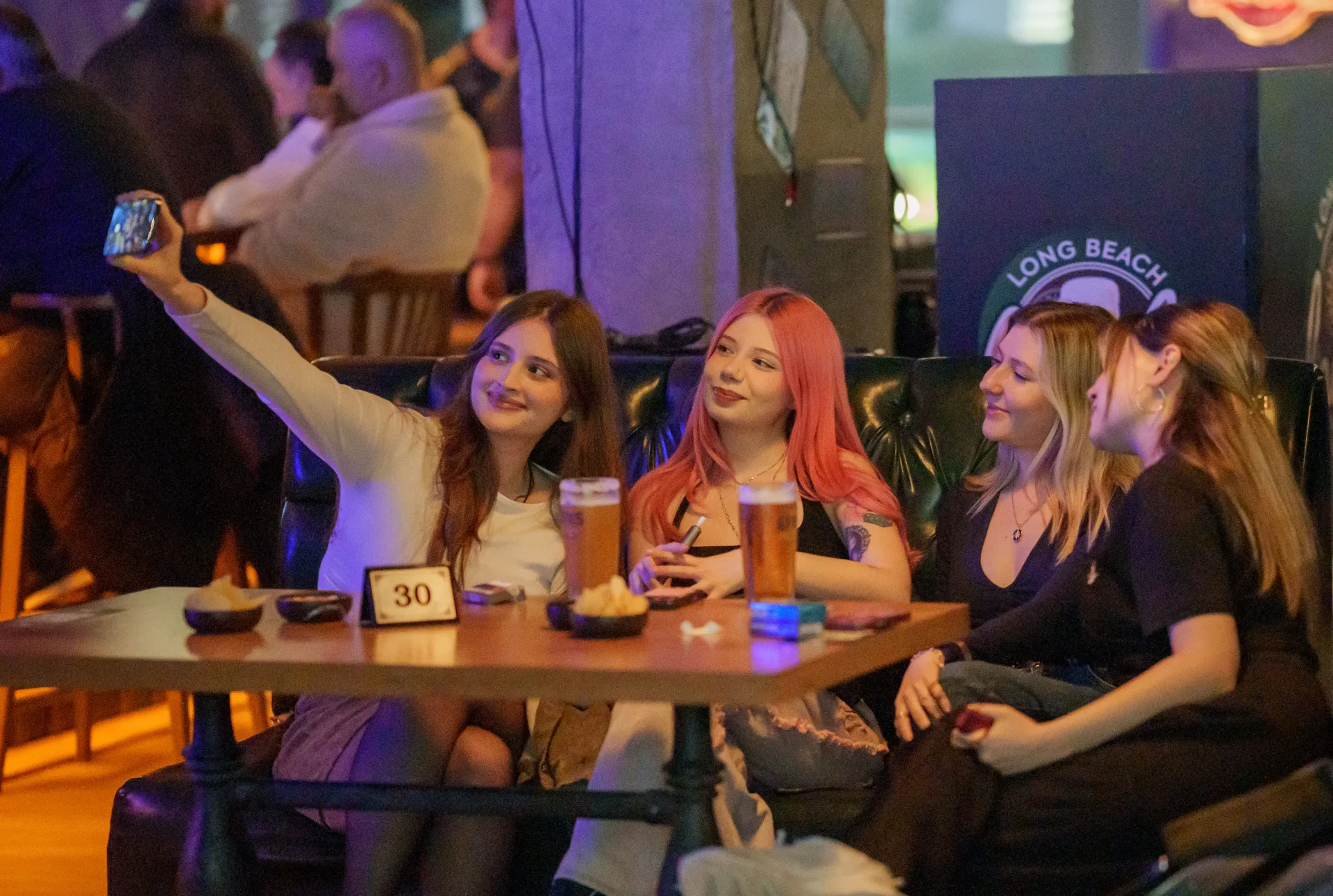 Locale Sports Bar – Genel