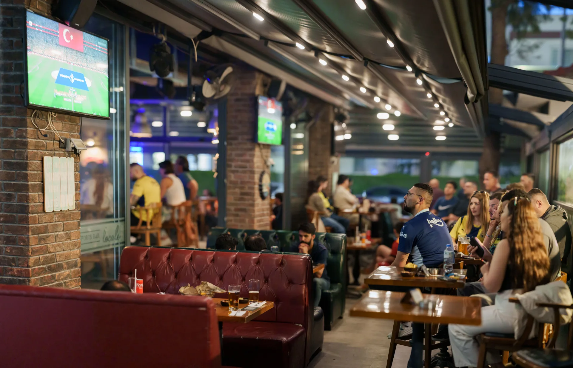 Locale Sports Bar – Genel