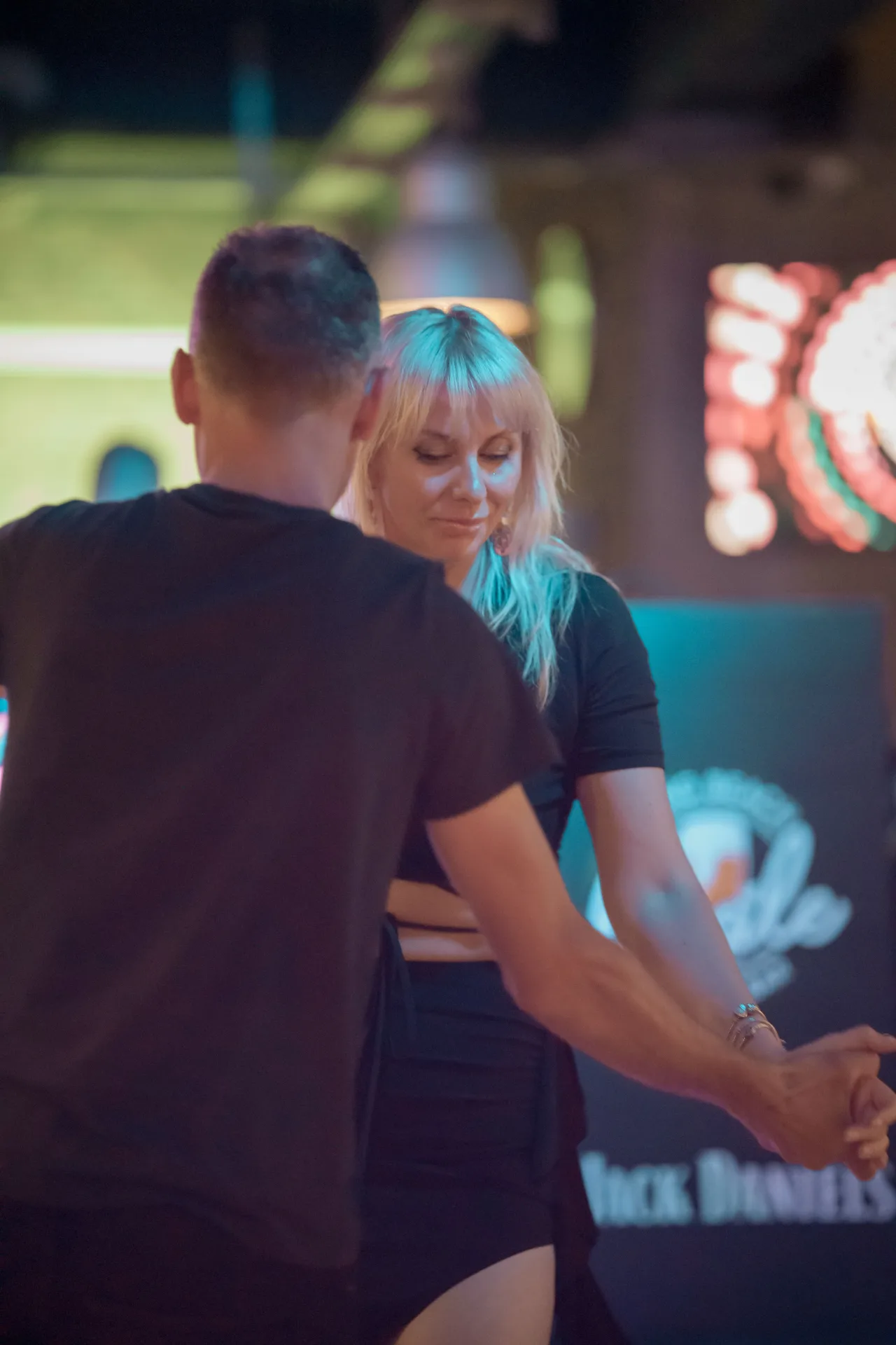 Locale Sports Bar – Party