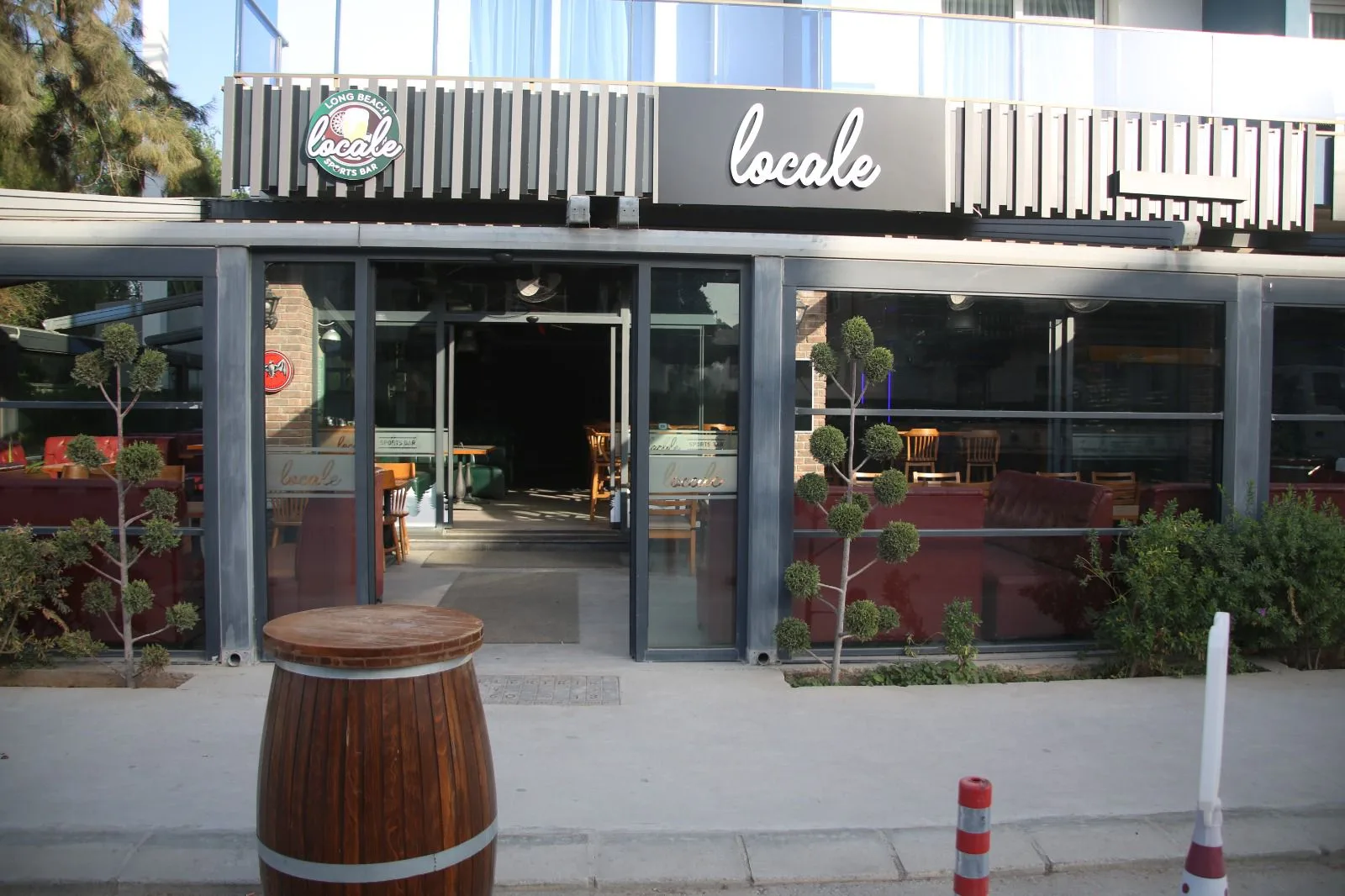 Locale Sports Bar – Party